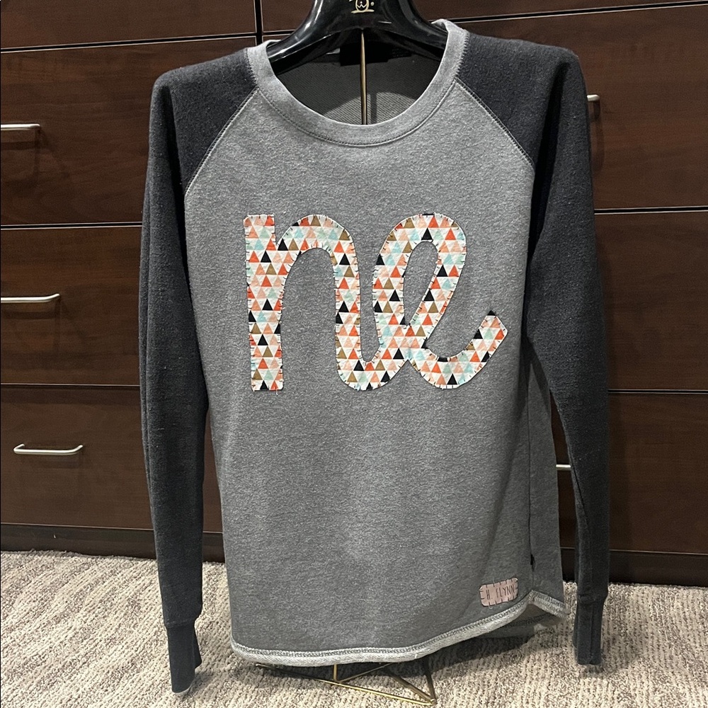 Pennant Women's Gray Sweatshirt